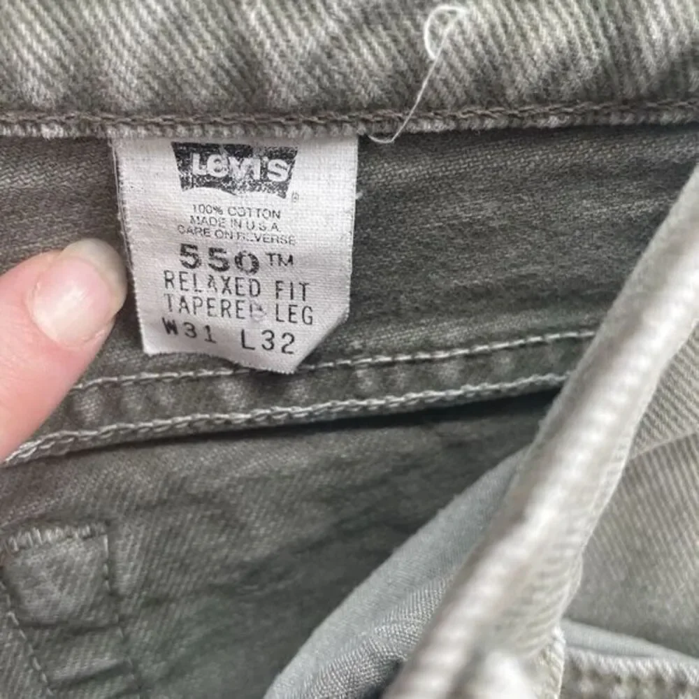 Vintage‎ Levi's 550 Relaxed Fit Olive Green Jeans Size 31W/32L Cropped USA